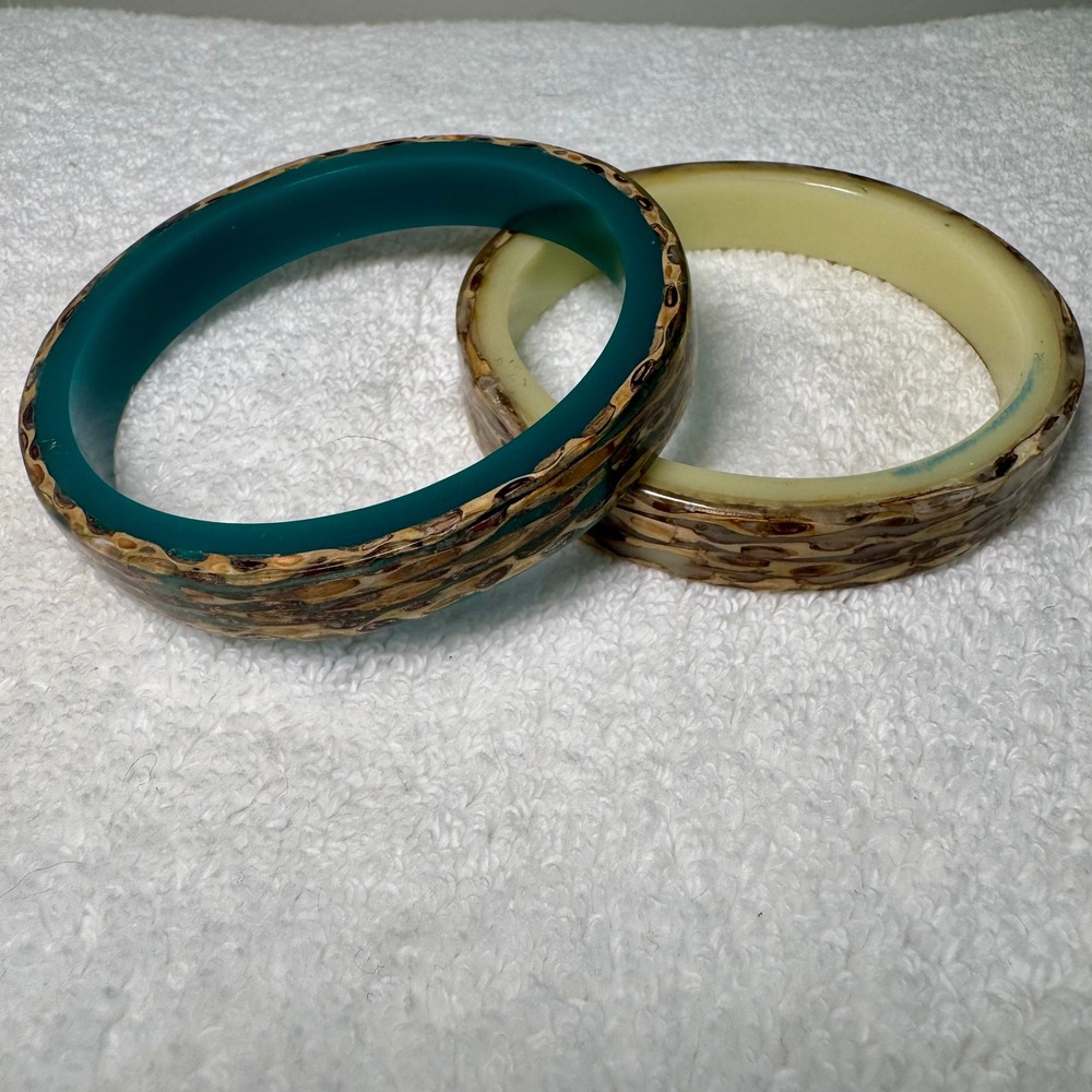 Vintage Style Resin‎ Bangle Bracelet Set Teal Cream Natural Seed Pod Inlay 2pc